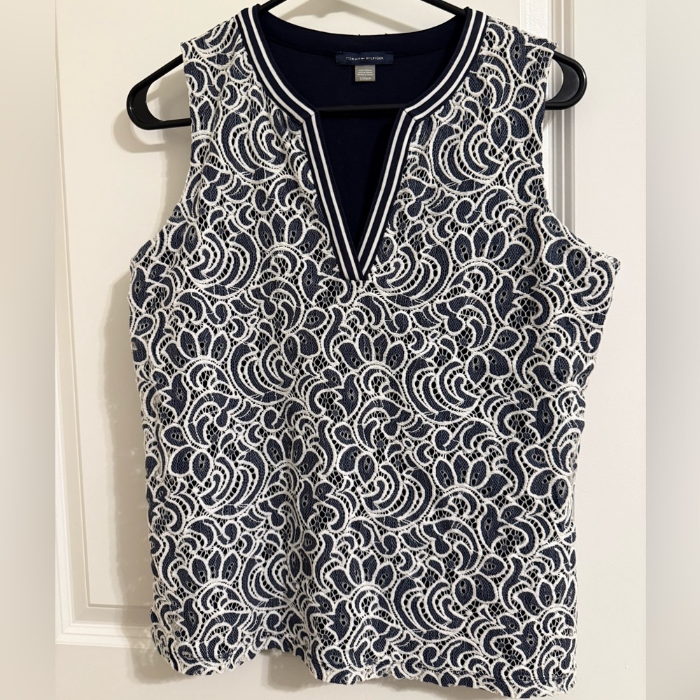 NWOT Tommy Hilfiger Navy and White Lace V-Neck Blouse - Picture 1 of 3